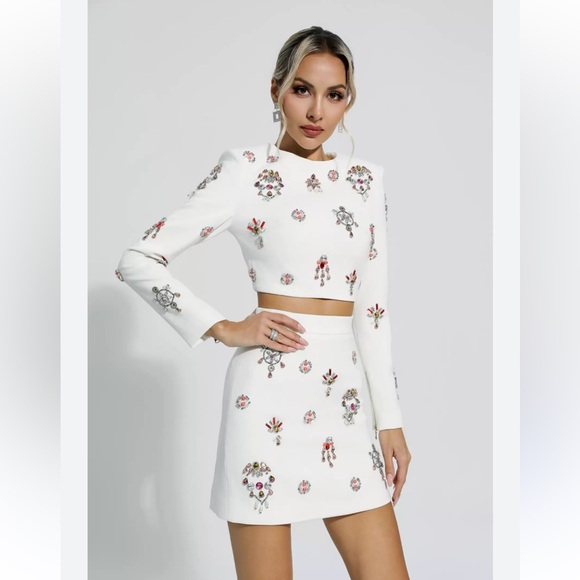 Catchall Tops - NWT❤️ Amirah White Crystal Embellished Set-Sz M (10-12)